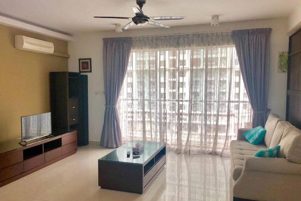 Spacious Studio Condo Near The Curve & Ikea Damansara Petaling Jaya Luaran gambar